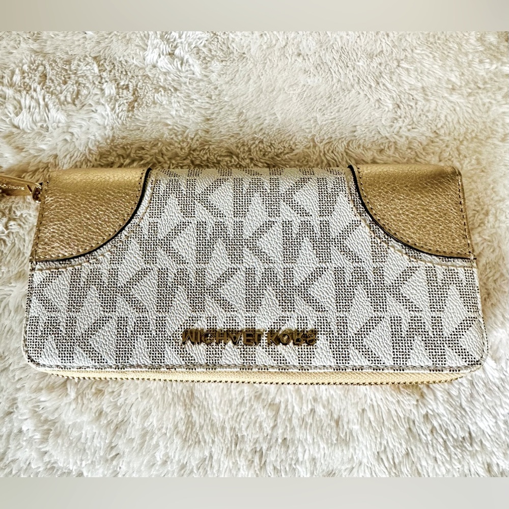 Michael Kors Brand New Never Used!